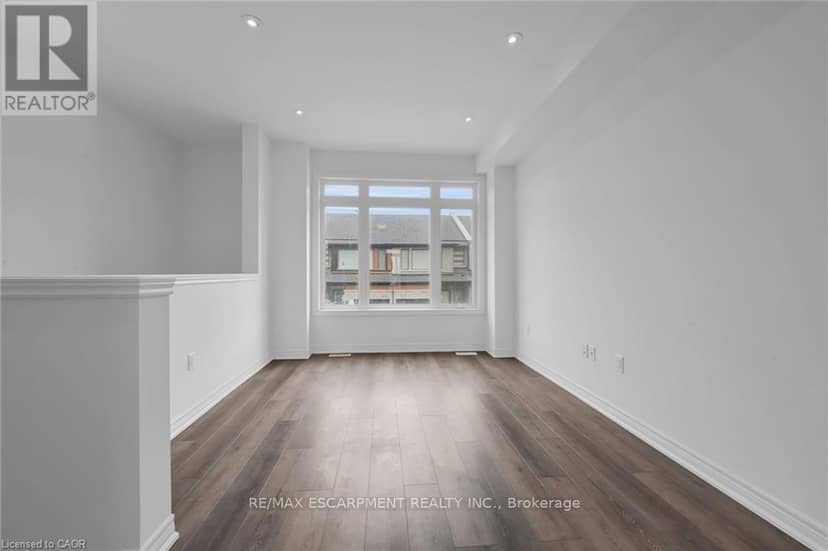 35 - 120 Court Drive — photo 5 of 40