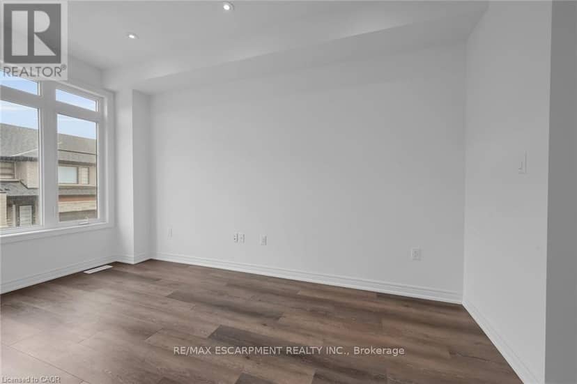 35 - 120 Court Drive — photo 6 of 40