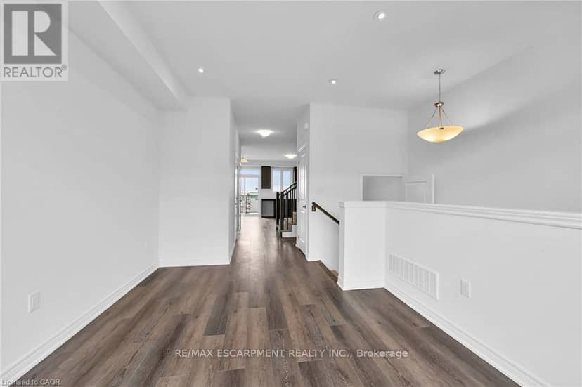 35 - 120 Court Drive — photo 7 of 40