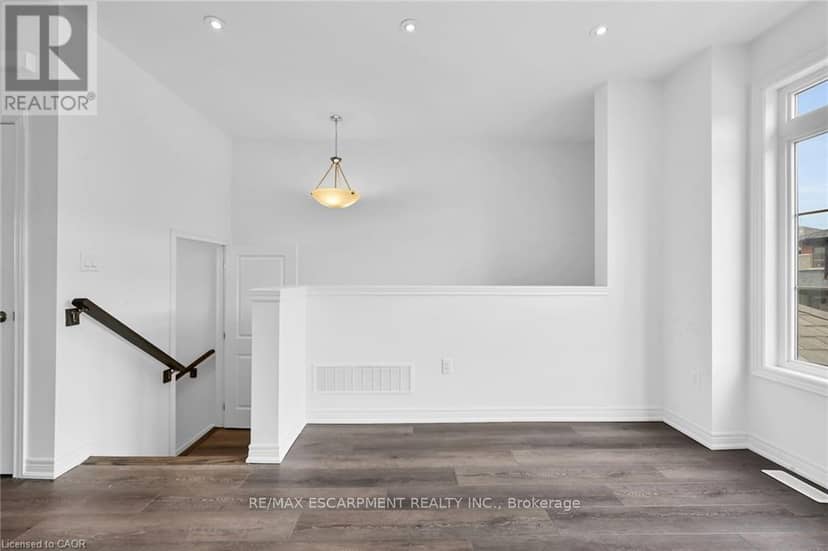 35 - 120 Court Drive — photo 8 of 40