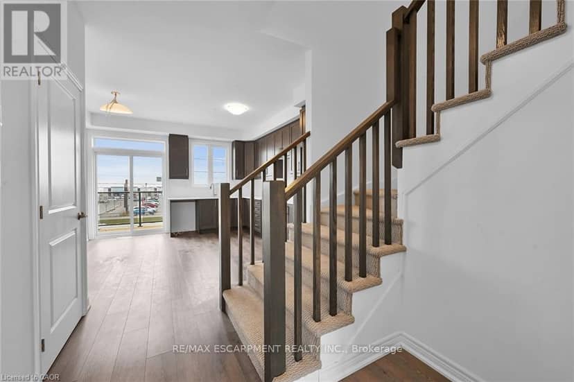 35 - 120 Court Drive — photo 9 of 40