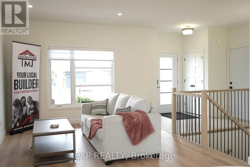 242 Queen Street — photo 14 of 19