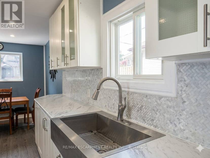 54 Edinburgh Avenue — photo 5 of 19