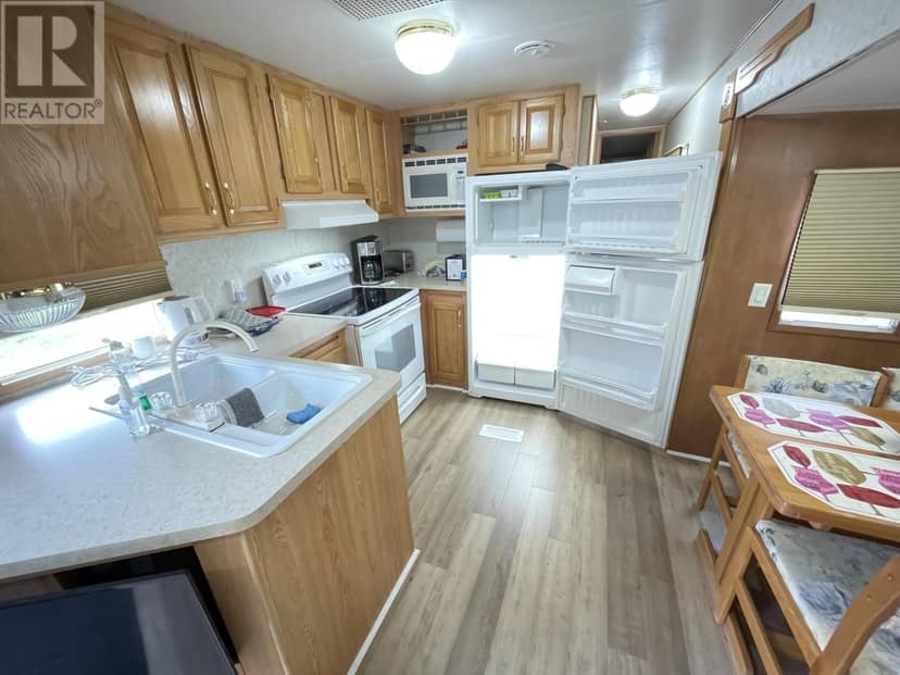 196 LYMAN LEARD Lane, Brooklyn, photo 4
