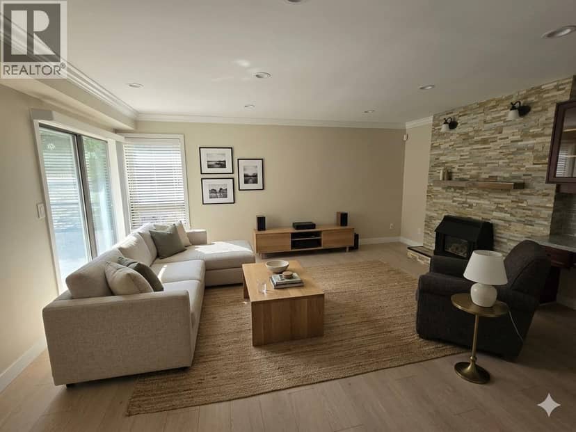 9224 Evancio Crescent, Richmond, photo 5