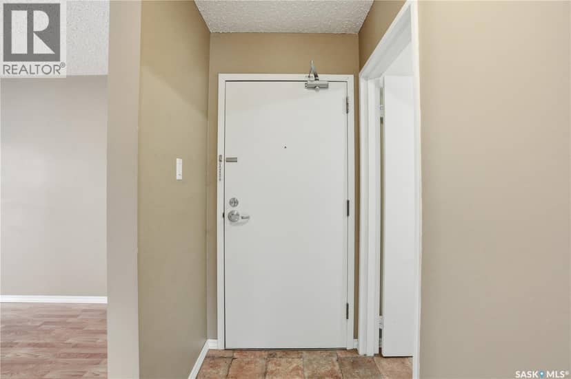 208B 4040 8th STREET E — photo 3 of 30