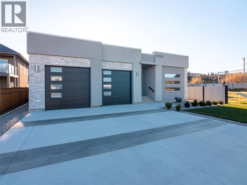 1723 Treffry Place, Summerland