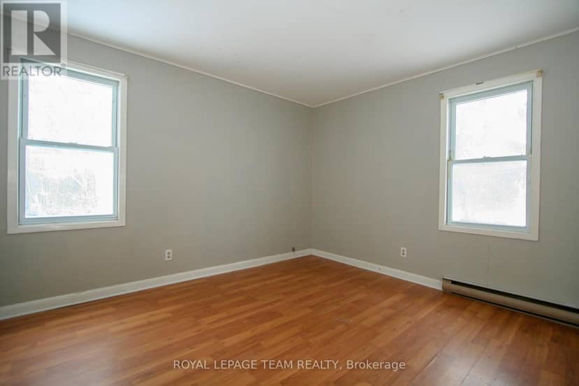 9 Cockburn Street — photo 10 of 20