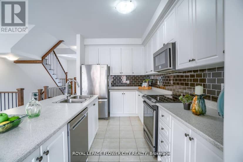 14 Faye Street — photo 4 of 39