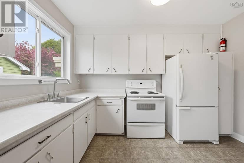 55 & 55 1/2 Glenwood Avenue — photo 10 of 27
