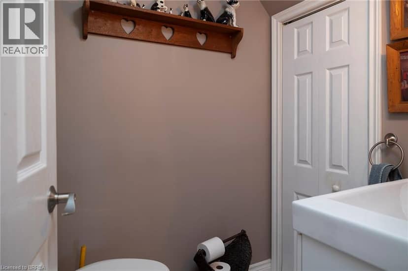 206 KING Street — photo 17 of 28