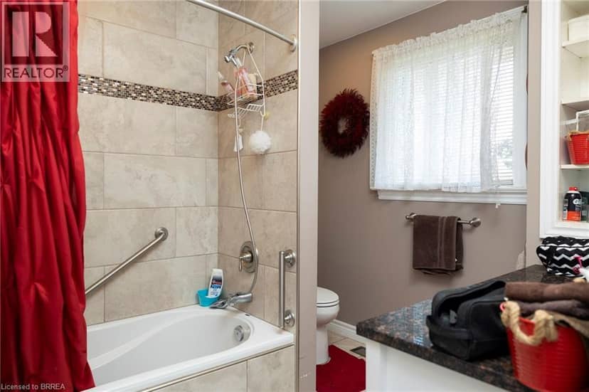 206 KING Street — photo 19 of 28