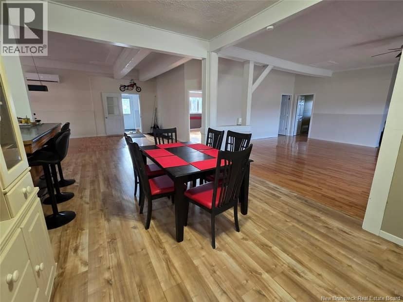 386 Davis Road — photo 3 of 40