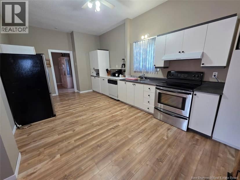 386 Davis Road — photo 8 of 40