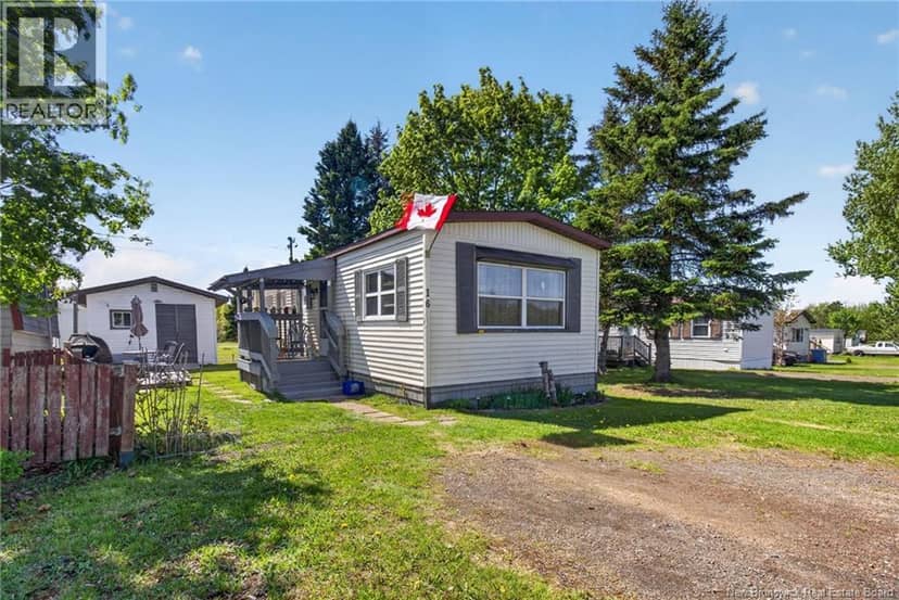 16 Tait Crescent — photo 1 of 28