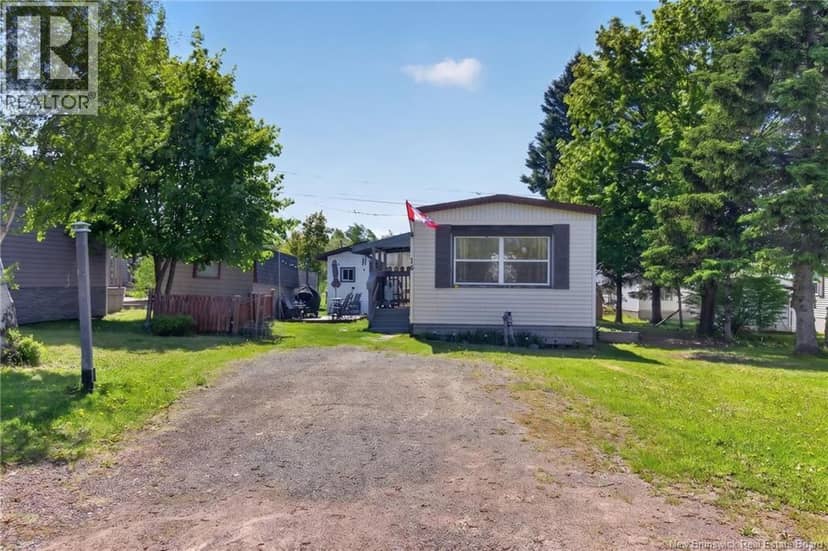 16 Tait Crescent — photo 22 of 28