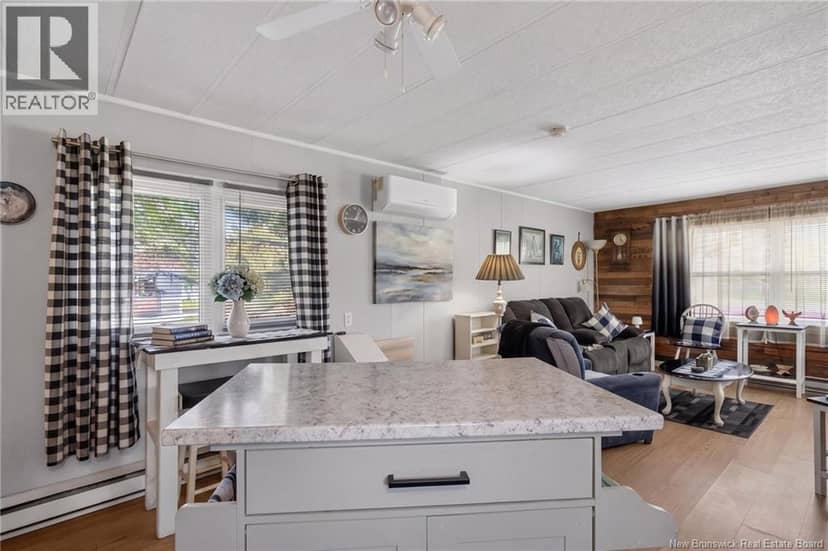16 Tait Crescent — photo 4 of 28