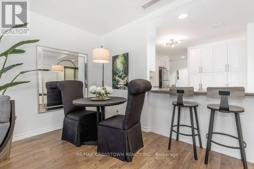 44 - 74 Ross Street — photo 23 of 40