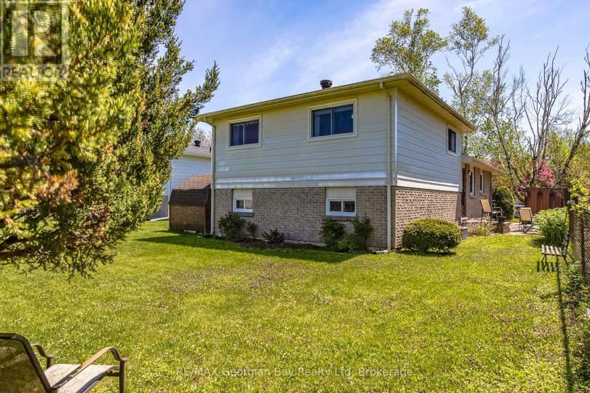 1010 Glen Eagles Crescent — photo 22 of 24
