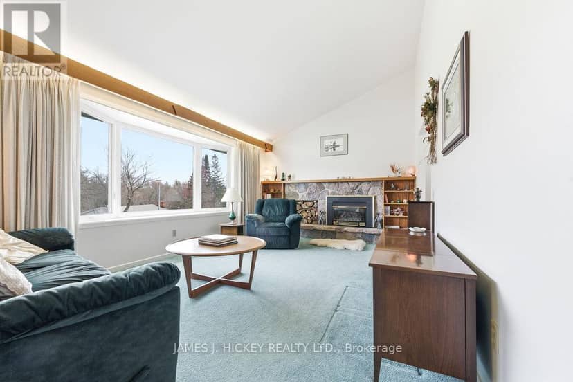 250 Thomas Street — photo 11 of 40