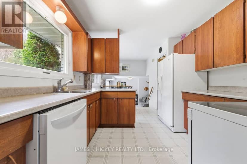 250 Thomas Street — photo 17 of 40