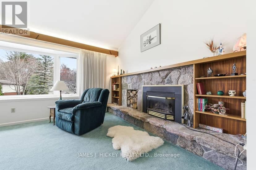 250 Thomas Street — photo 8 of 40