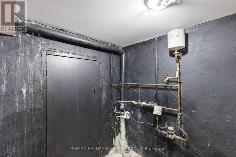 912 St Laurent Boulevard S — photo 14 of 40