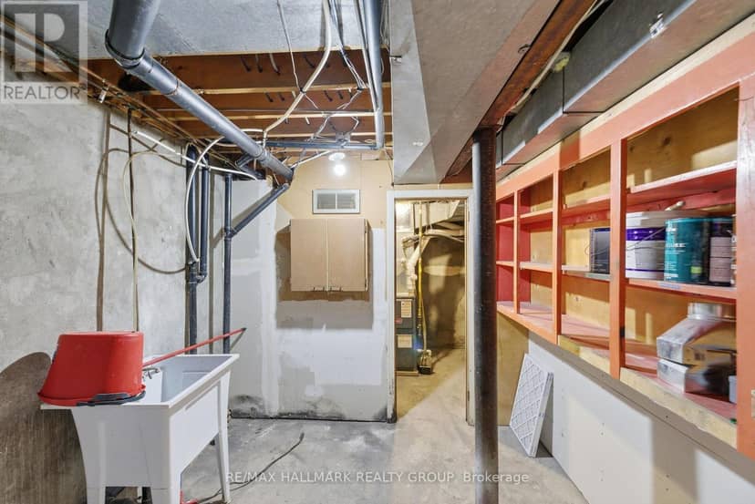 912 St Laurent Boulevard S — photo 17 of 40