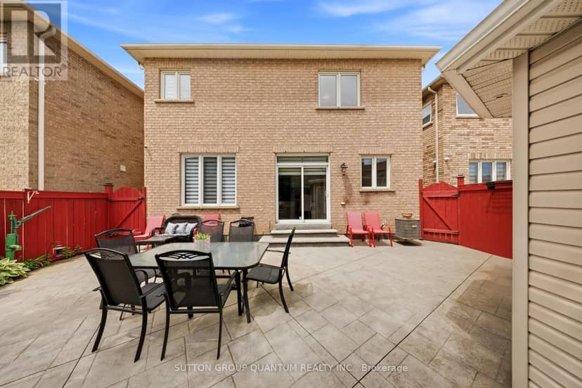 35 Devonsleigh Drive — photo 37 of 40