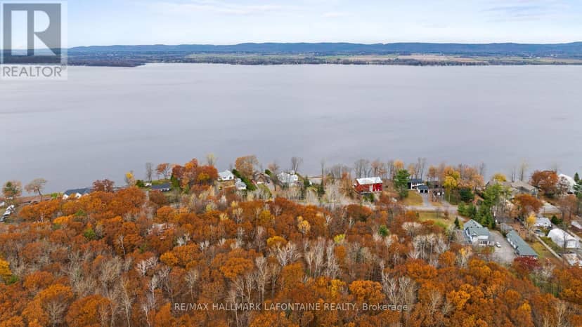 881 Bayview Drive — photo 9 of 14
