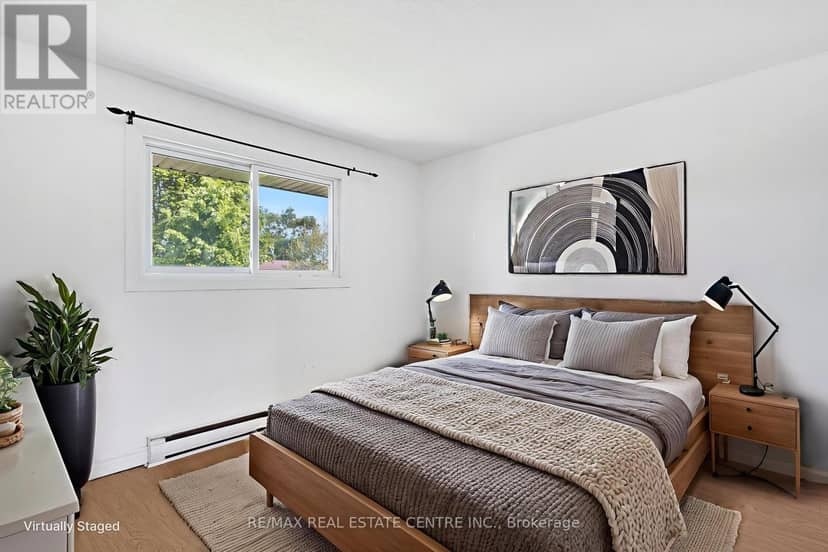 D - 71D Wellesley Crescent — photo 13 of 34