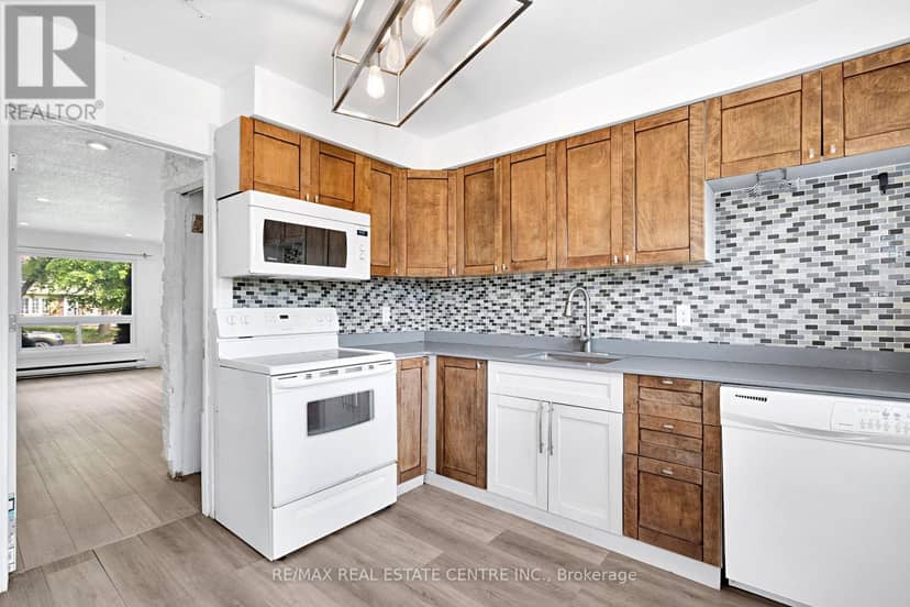 D - 71D Wellesley Crescent — photo 10 of 34
