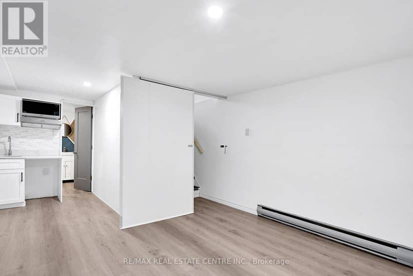 D - 71D Wellesley Crescent — photo 23 of 34