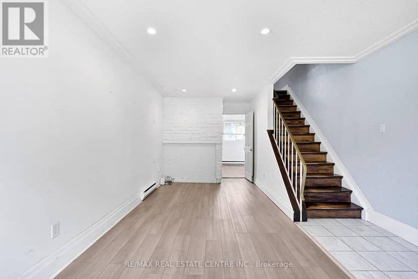 D - 71D Wellesley Crescent, London East, photo 3