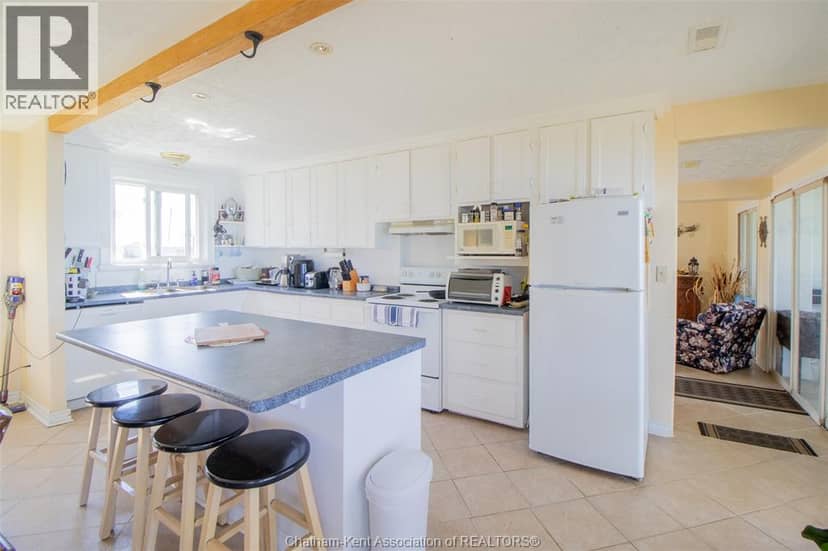 3057 St.Clair Parkway — photo 15 of 40