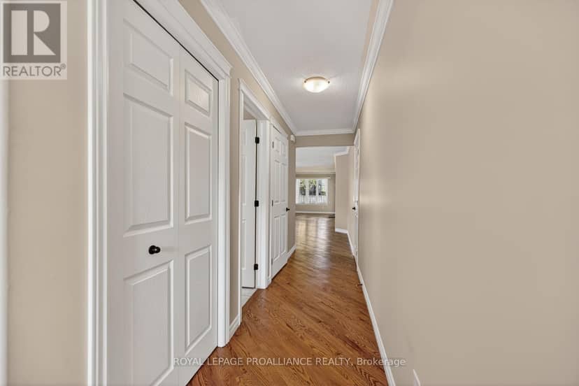 157 Steacy Gardens E — photo 4 of 28