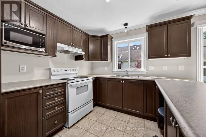 157 Steacy Gardens E — photo 8 of 28