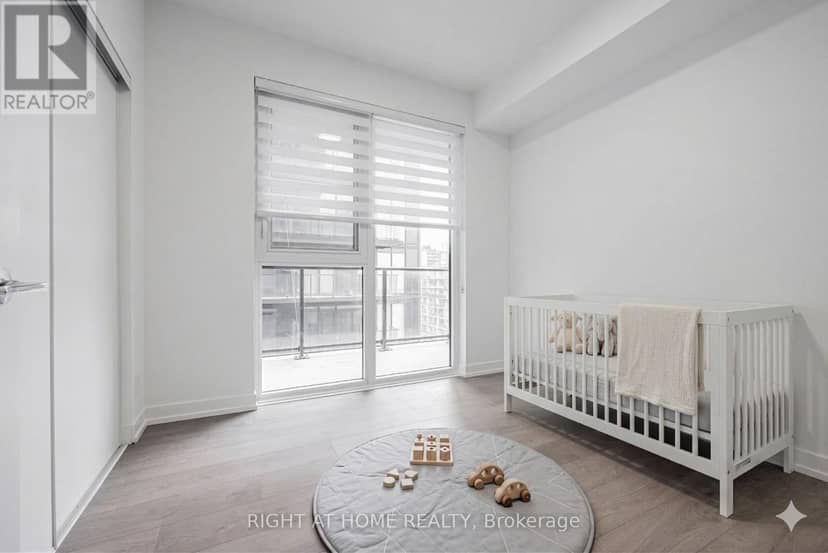 815 - 270 Dufferin Street — photo 14 of 28