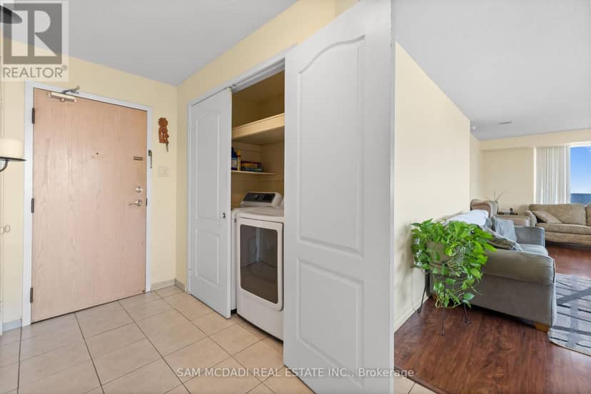 1109 - 700 Constellation Drive — photo 14 of 37