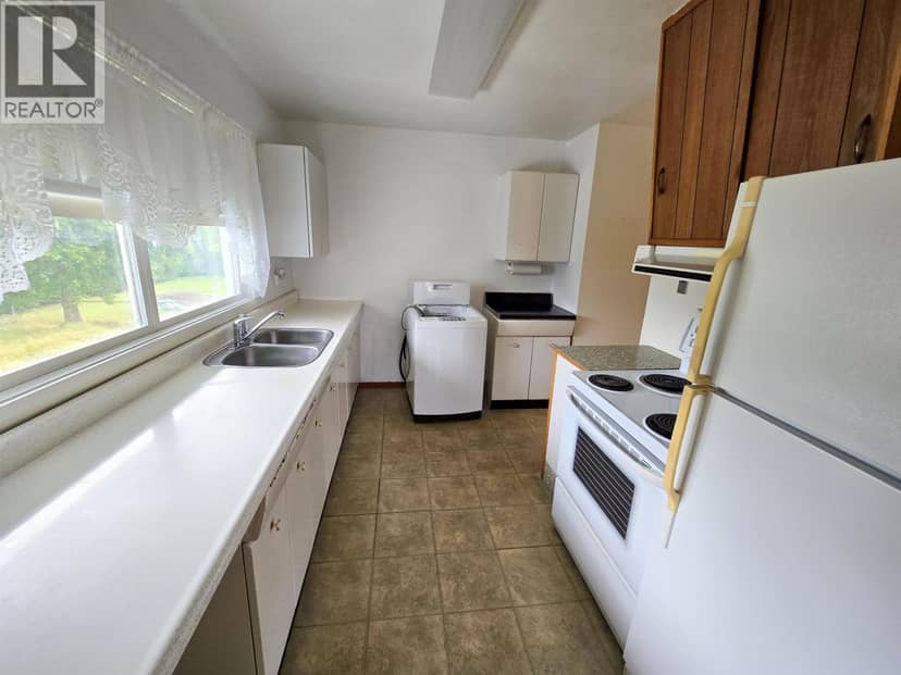 99 MALLARD STREET, Kitimat, photo 2