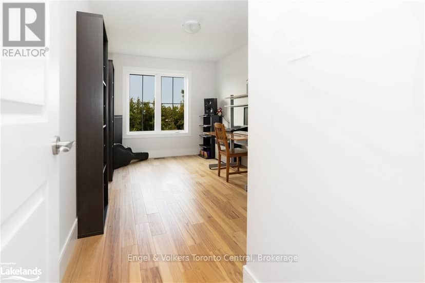 364 Yellow Birch Crescent — photo 11 of 40
