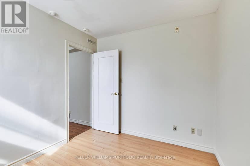 1395 Gerrard Street E — photo 16 of 40