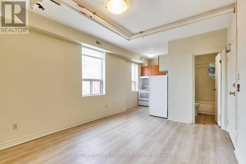 1395 Gerrard Street E — photo 19 of 40