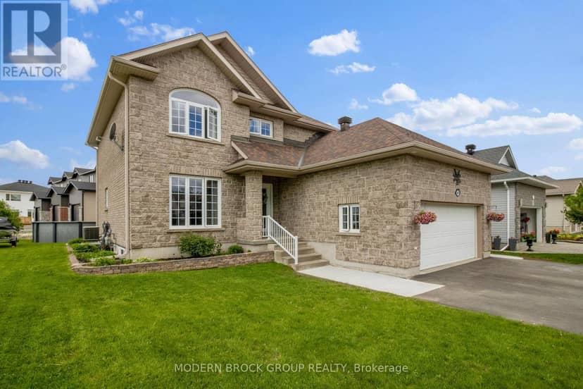 1000 Crestwood Drive — photo 2 of 40