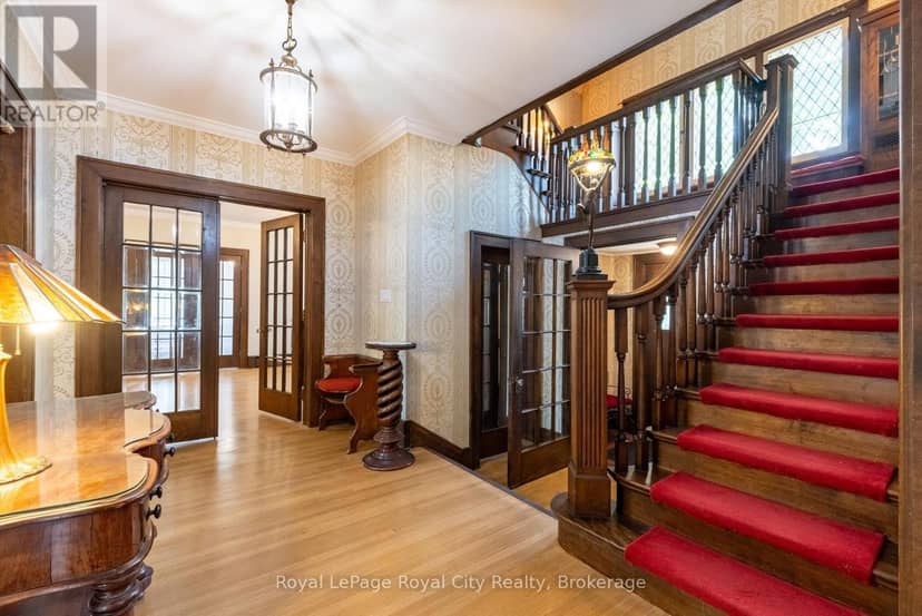 76 London Road W, Guelph, photo 4