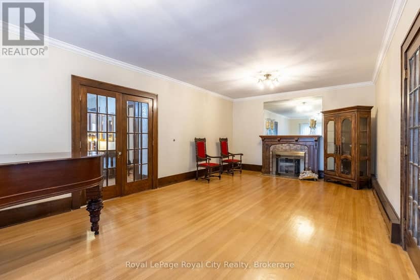 76 London Road W, Guelph, photo 6
