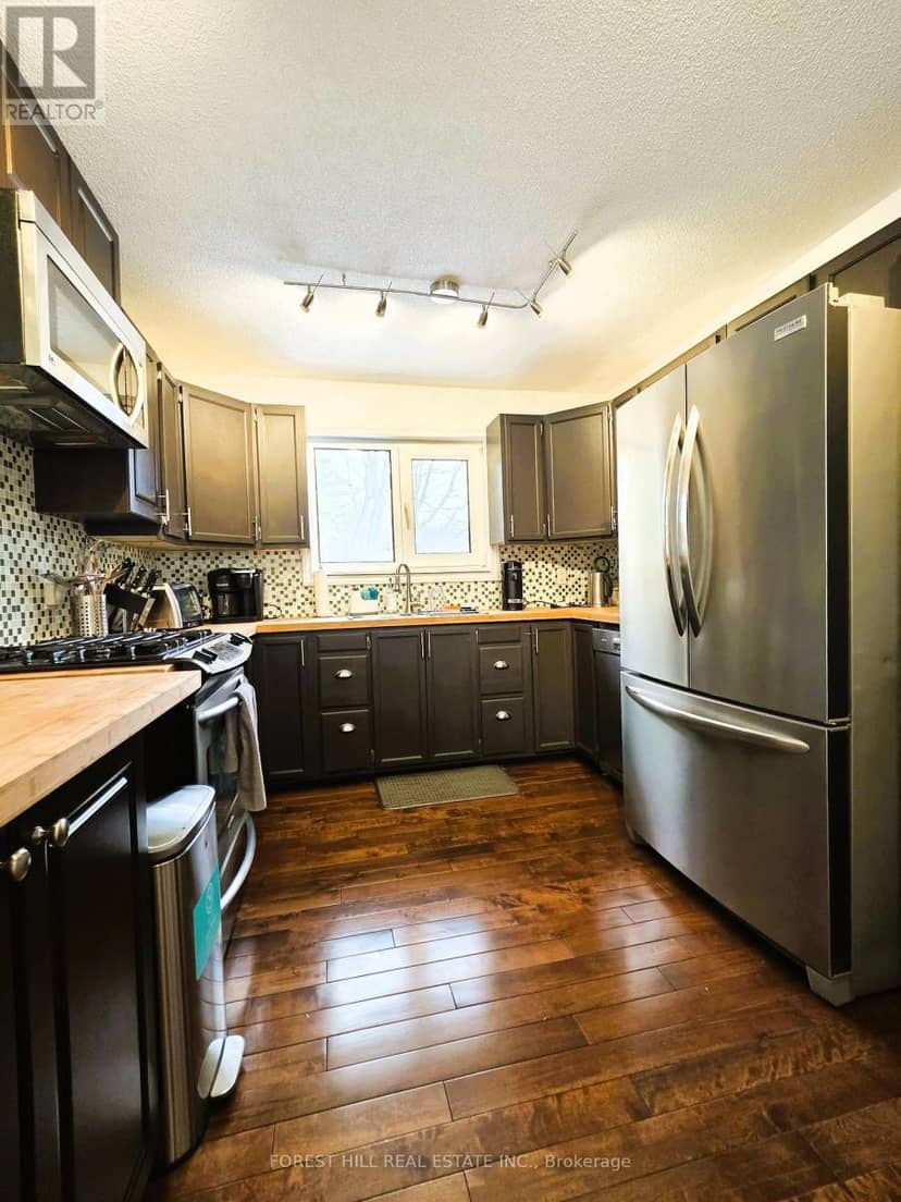 859 Lakeshore Road E — photo 6 of 40