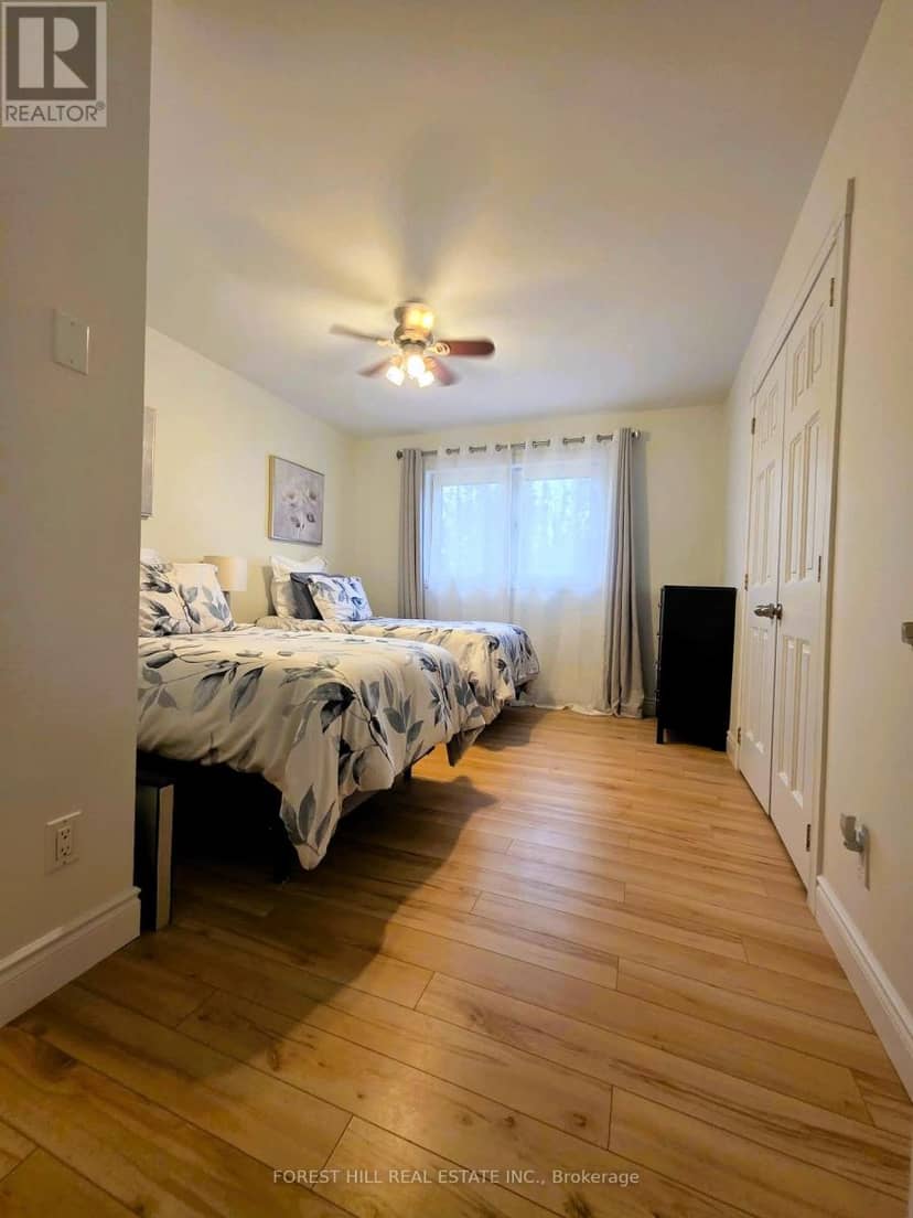 859 Lakeshore Road E — photo 16 of 40
