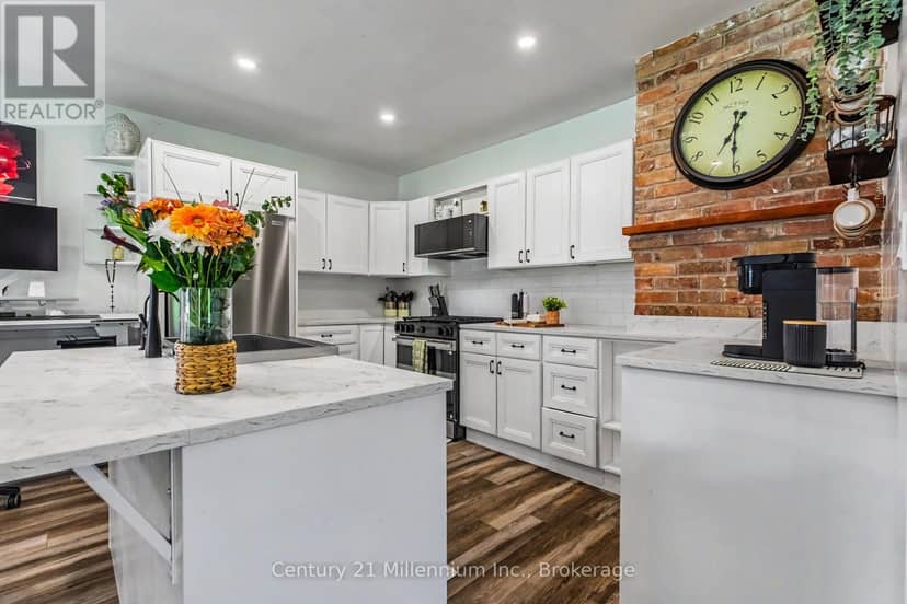 680193 Chatsworth Road 24 — photo 13 of 40