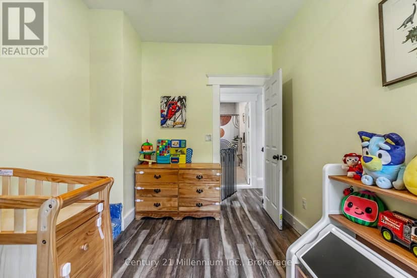 680193 Chatsworth Road 24 — photo 36 of 40